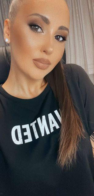 Model - LanaVIP legs