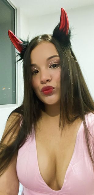 Model - camiHT dominatrix