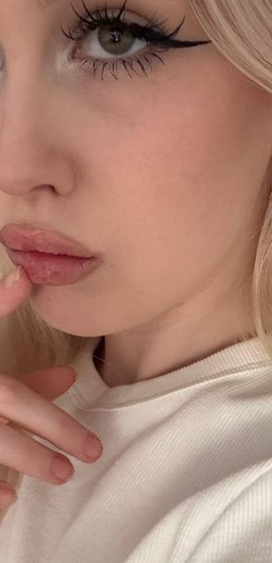 Model - Alice roleplay