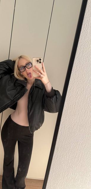 Model - Alice roleplay