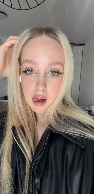 Model - Alice roleplay