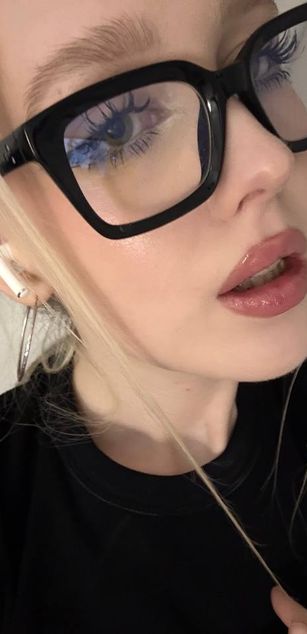 Model - Alice roleplay