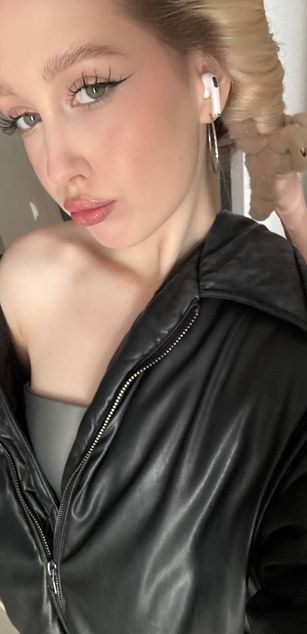 Model - Alice roleplay