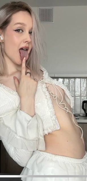 Model - Alice roleplay