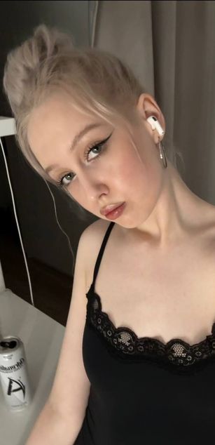 Model - Alice roleplay