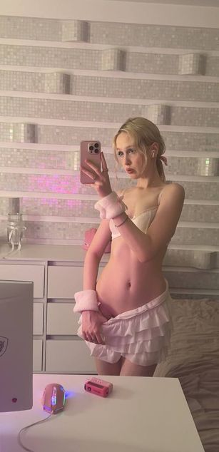 Model - Alice roleplay