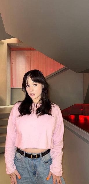 Model - ArishaGlow fetish