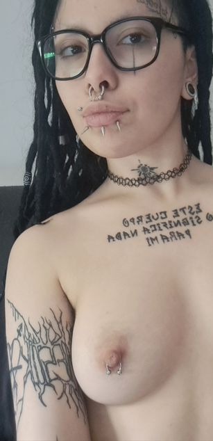 Model - Kimi  hairy