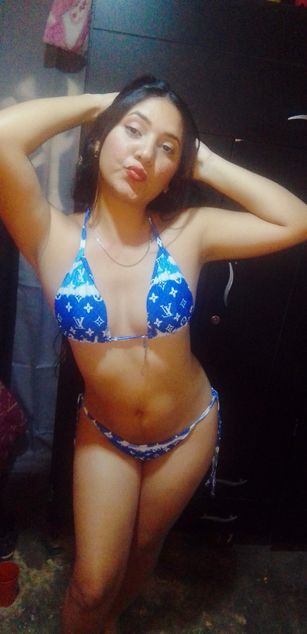 Model - Victoria Lucia deepthroat