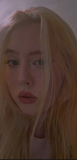 Model - Nora dirtytalk