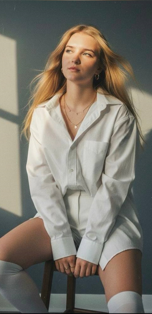 Model - Selien Blonde