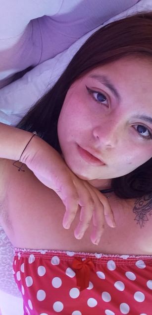 Model - Gaby Queens dildo