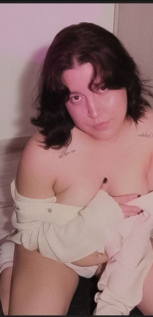 Model - ValMoonlight curvy