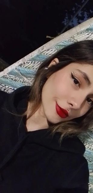 Model - NathalyJohns girl