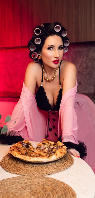 Model - BeckyShine deepthroat