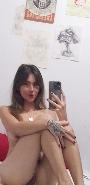 Model - NathalyJohns girl