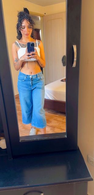 Model - SilvanaOwen JOI