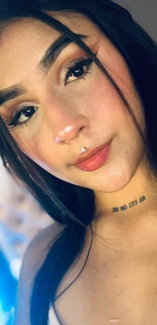 Model - Violet Blaze blowjob