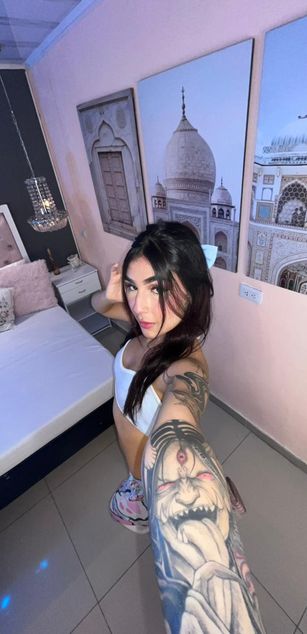 Model - Violet Blaze blowjob