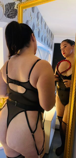 Model - Madeline Sade ass