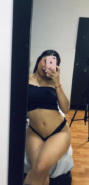 Model - Kim Luna deepthroat