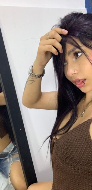 Model - Kim Luna deepthroat