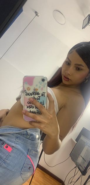 Model - Kim Luna deepthroat