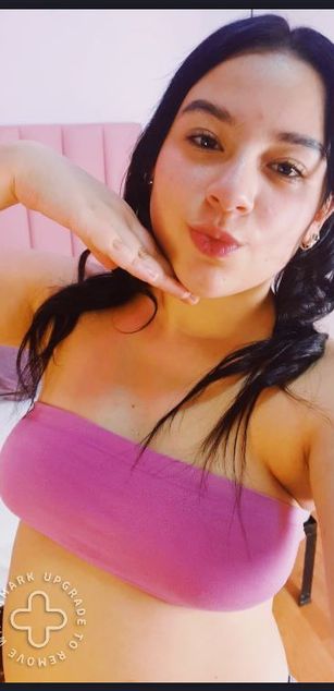 Model - Amy Ferreira deepthroat