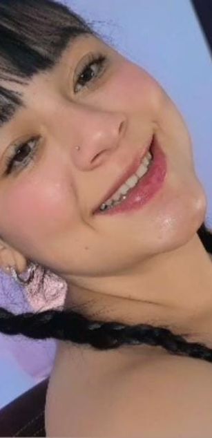 Model - Amy Ferreira deepthroat