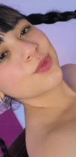 Model - Amy Ferreira deepthroat