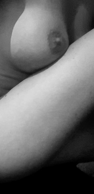 Model - Rebelrose bigtits