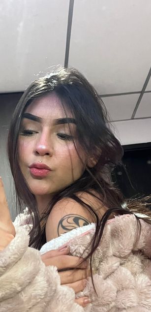 Model - Violet Blaze blowjob