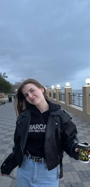 Model - MiraSweetie kiss