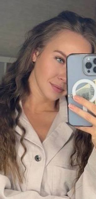 Model - Iris Florence young