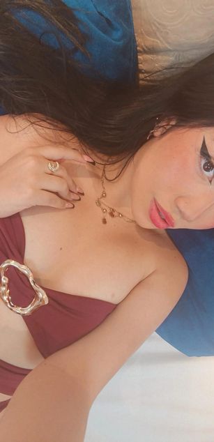 Model - BarbieMonet blowjob