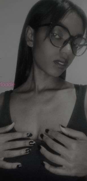 Model - Maddie Submissive