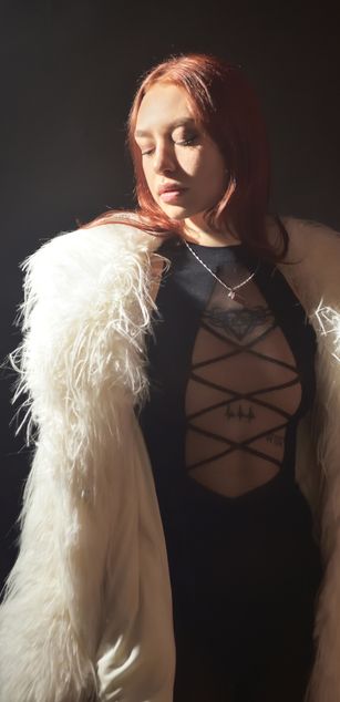 Model - Nina striptease