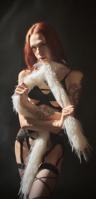 Model - Nina striptease