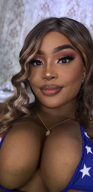 Model - Tianah Glow Ebony