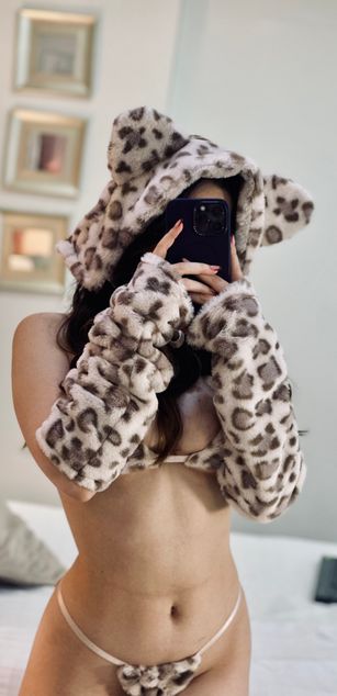 Model - ThrianaOlson blowjob