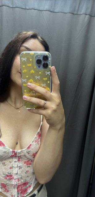 Model - Your dream brunette