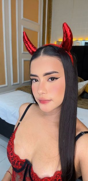 Model - AlizonCruz squirt