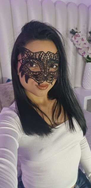 Model - Aria Bell dildo