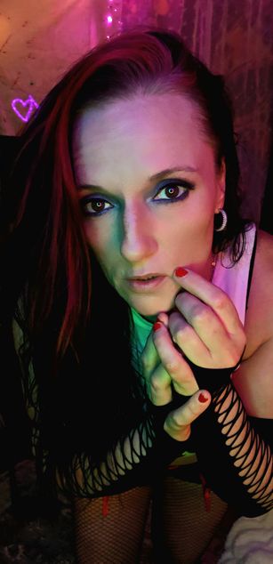 Model - A.J Buttons JOI