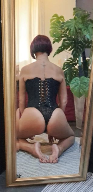 Model - SashCarter FetishFriendly