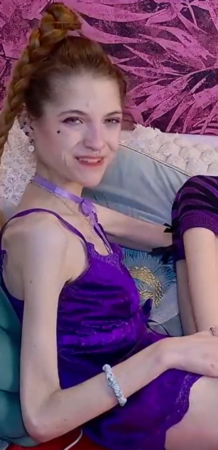 Model - Kittyraine blowjob