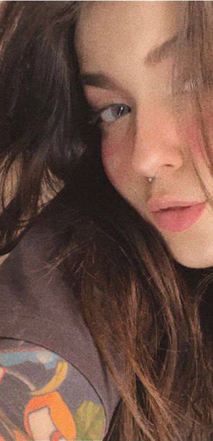 Model - BellaSink young