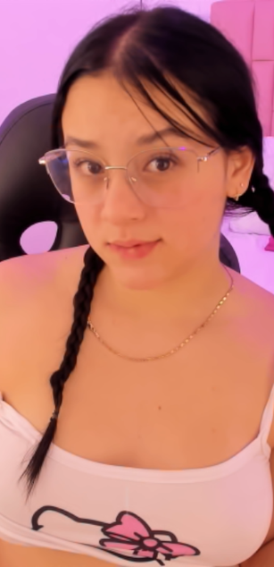 Model - Amy Ferreira deepthroat