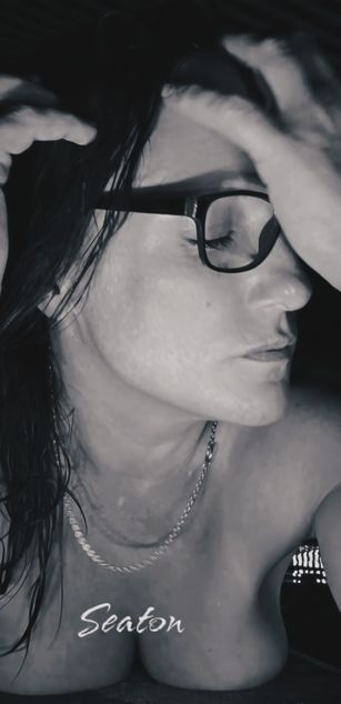 Model - A.J Buttons JOI