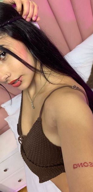 Model - Kim Luna deepthroat